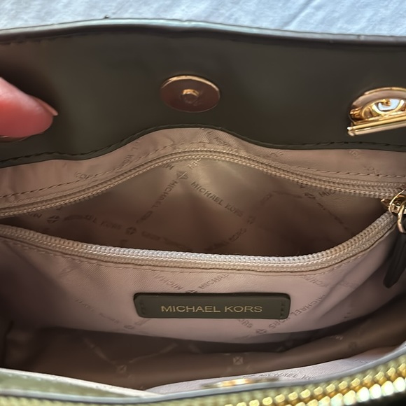Michael Kors Teagan Sm Crossbody Satchel Duffle Green Purse Pebbled Leat… - Picture 3 of 7